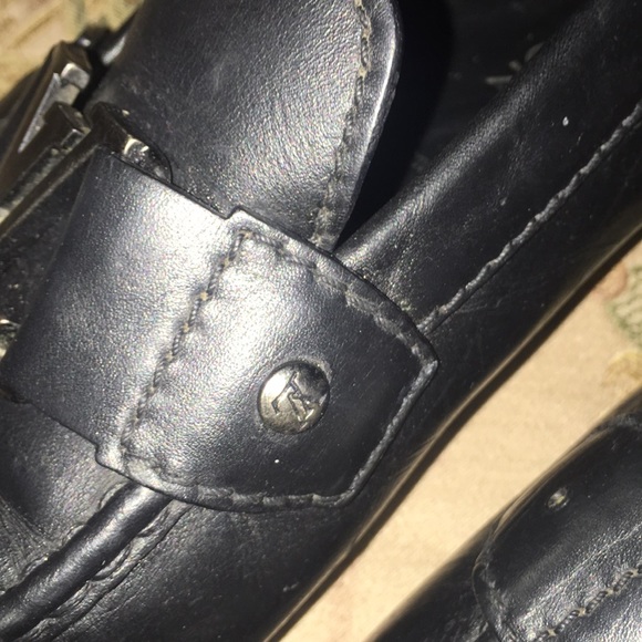 Authentic used LV men leather shoes - Picture 11 of 12